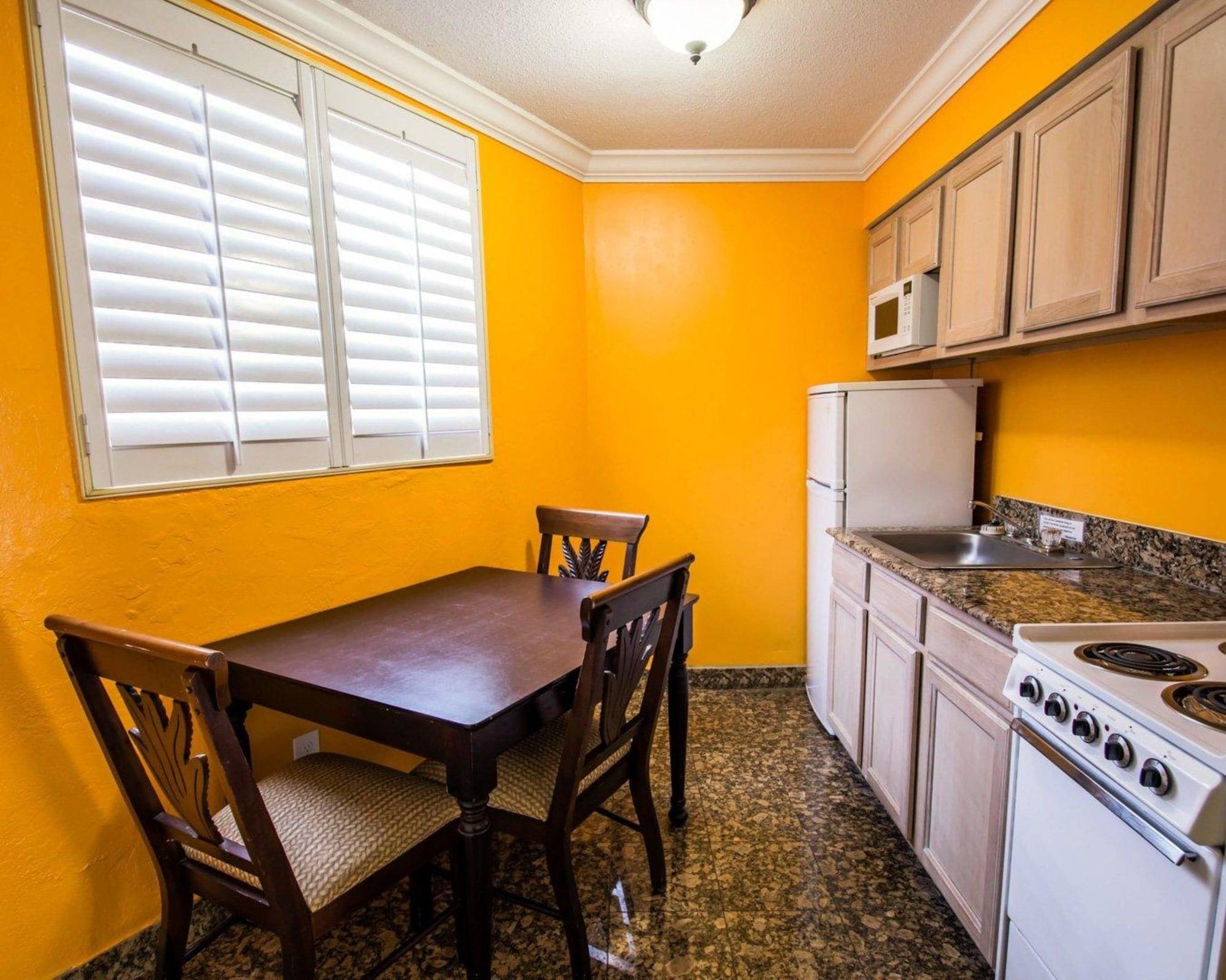 Locanda Quality Ormond Oceanfront 3*
